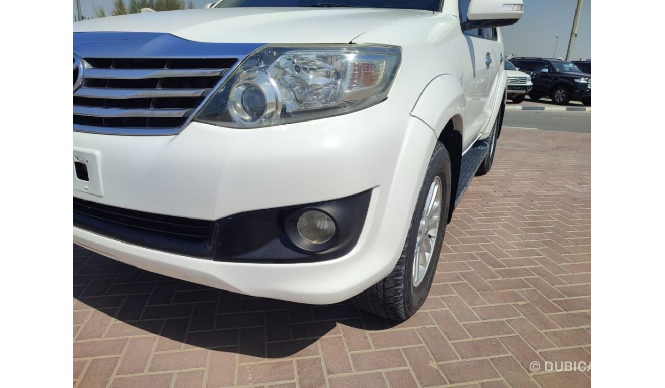 Toyota Fortuner SR5 TOYOTA	FORTUNER 2012- WHITE 	- PETROL	KMS 195970	-LHD- AUTO || MHFYX59G5C8029872 LOCAL /EXPORT.