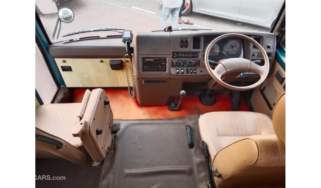 نيسان سيفيليان NISSAN CIVILIAN BUS RIGHT HAND DRIVE (PM1556)