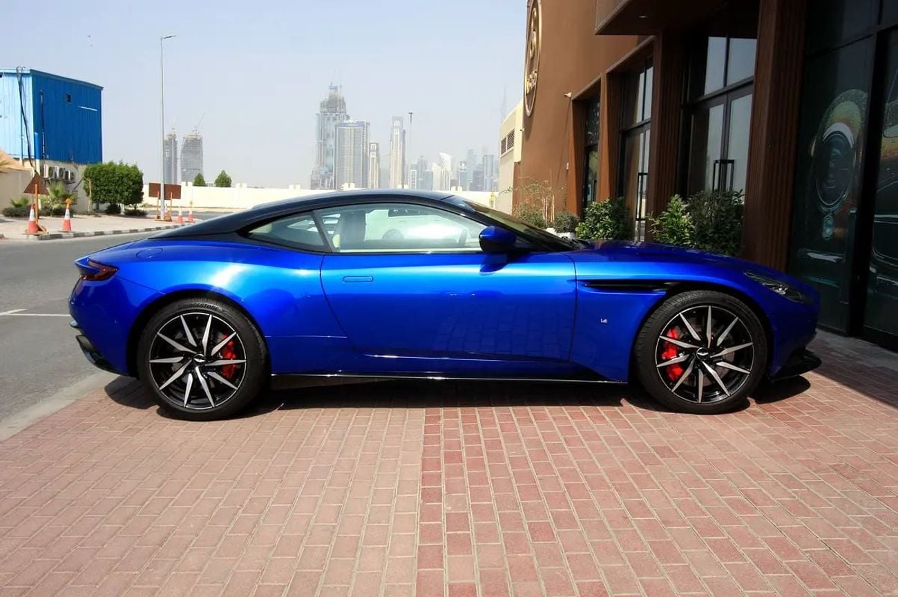 Aston Martin DB11 Aston Martin DB11 2017