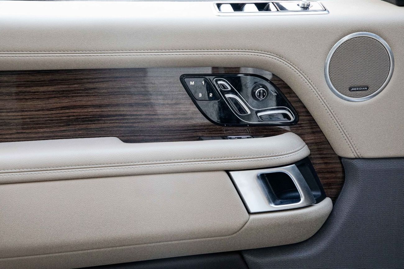 Land Rover Range Rover Vogue | 3,721 P.M  | 0% Downpayment | Full Al Tayer History | Side Steps | Ultra Low KM