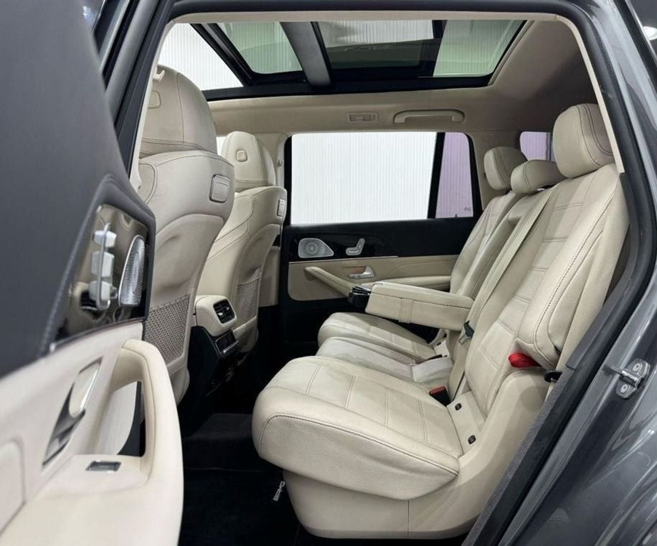 مرسيدس بنز GLS 450 4MATIC 2020 Mercedes Benz GLS450 4MATIC, Warranty, Full Service History, Low Kms, 7 Seater, GCC