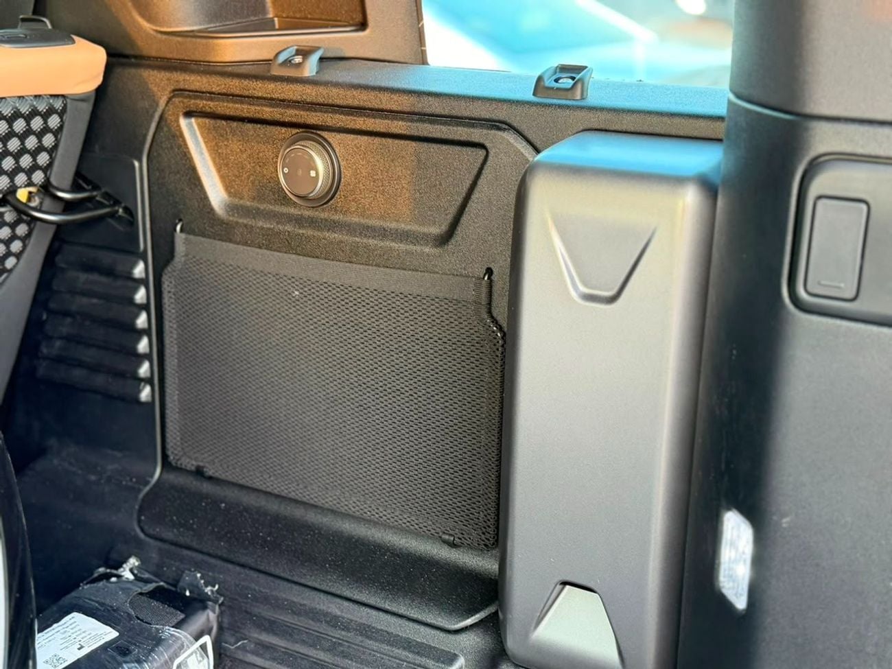 لاند روفر ديفندر 110 HSE P400