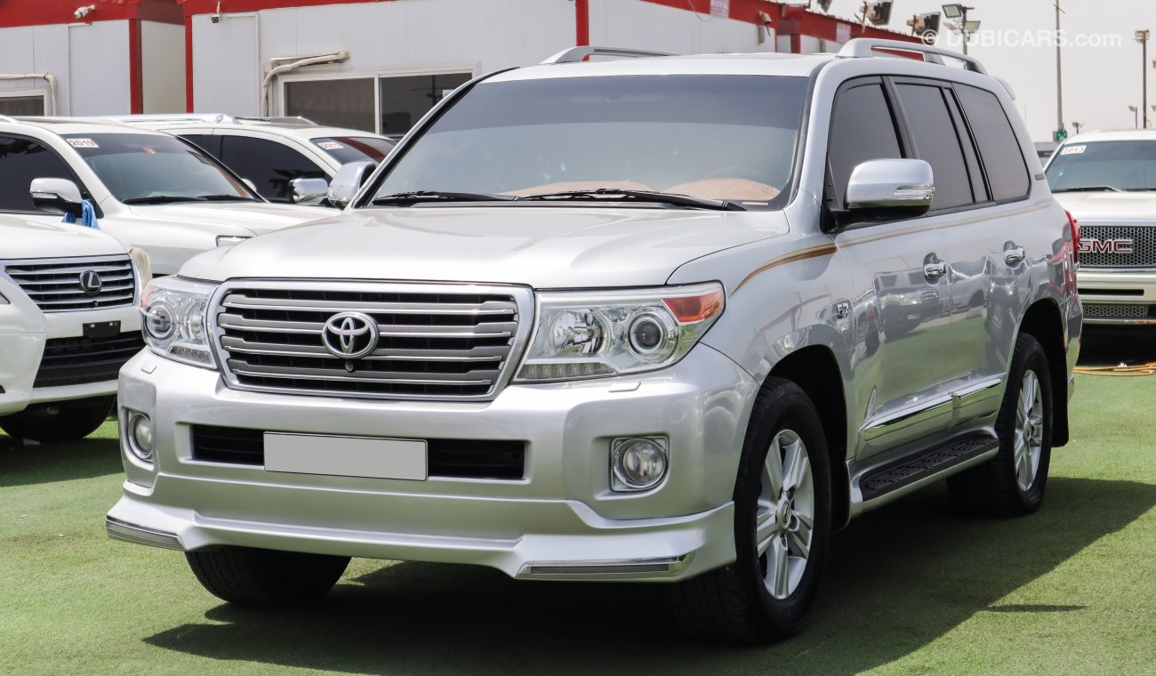 Toyota Land Cruiser 5.7