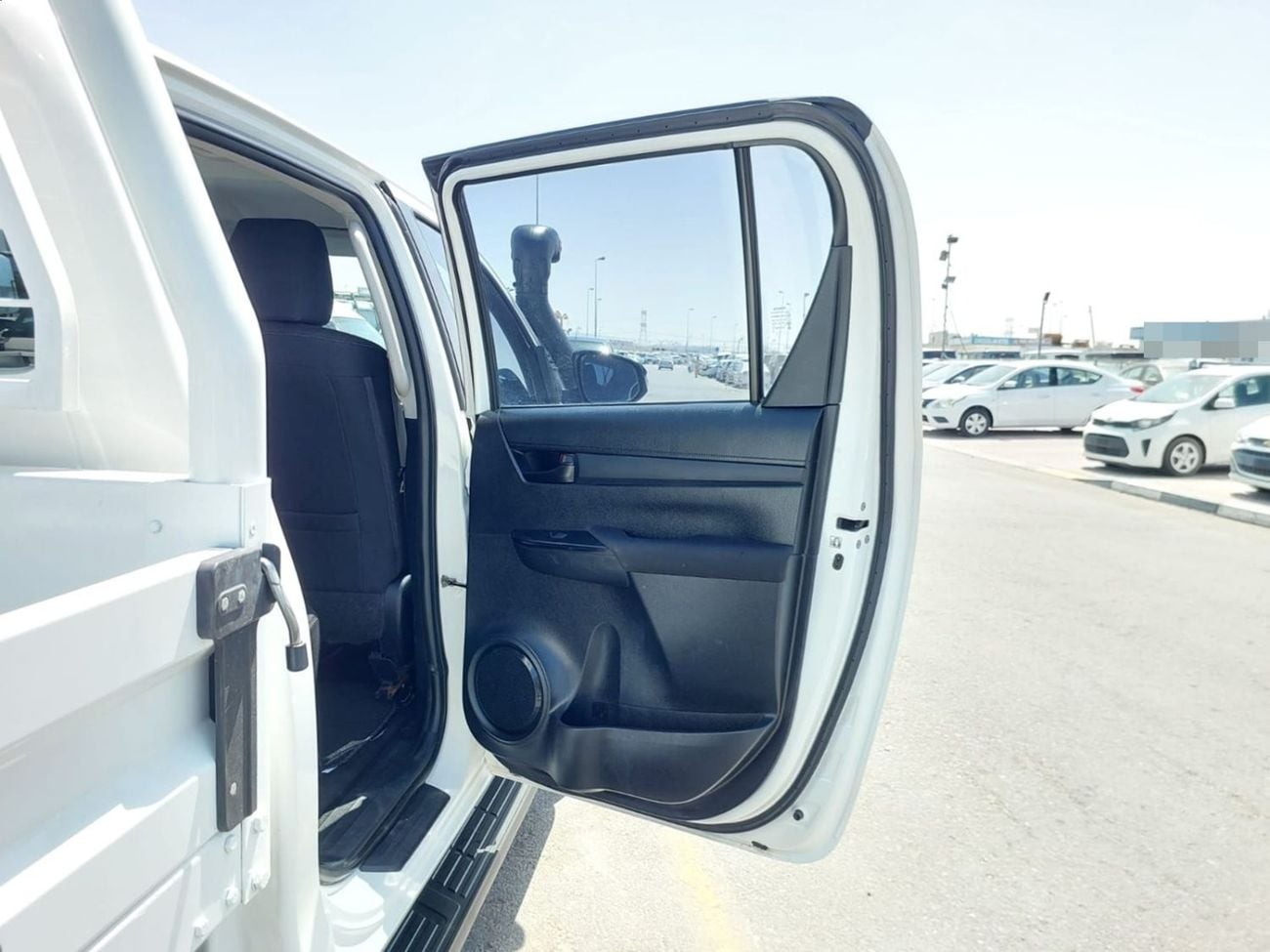 تويوتا هيلوكس TOYOTA HILUX PICKUP RHD 2018 MODEL 2.8 L DIESEL AUTOMATIC(PM16990)