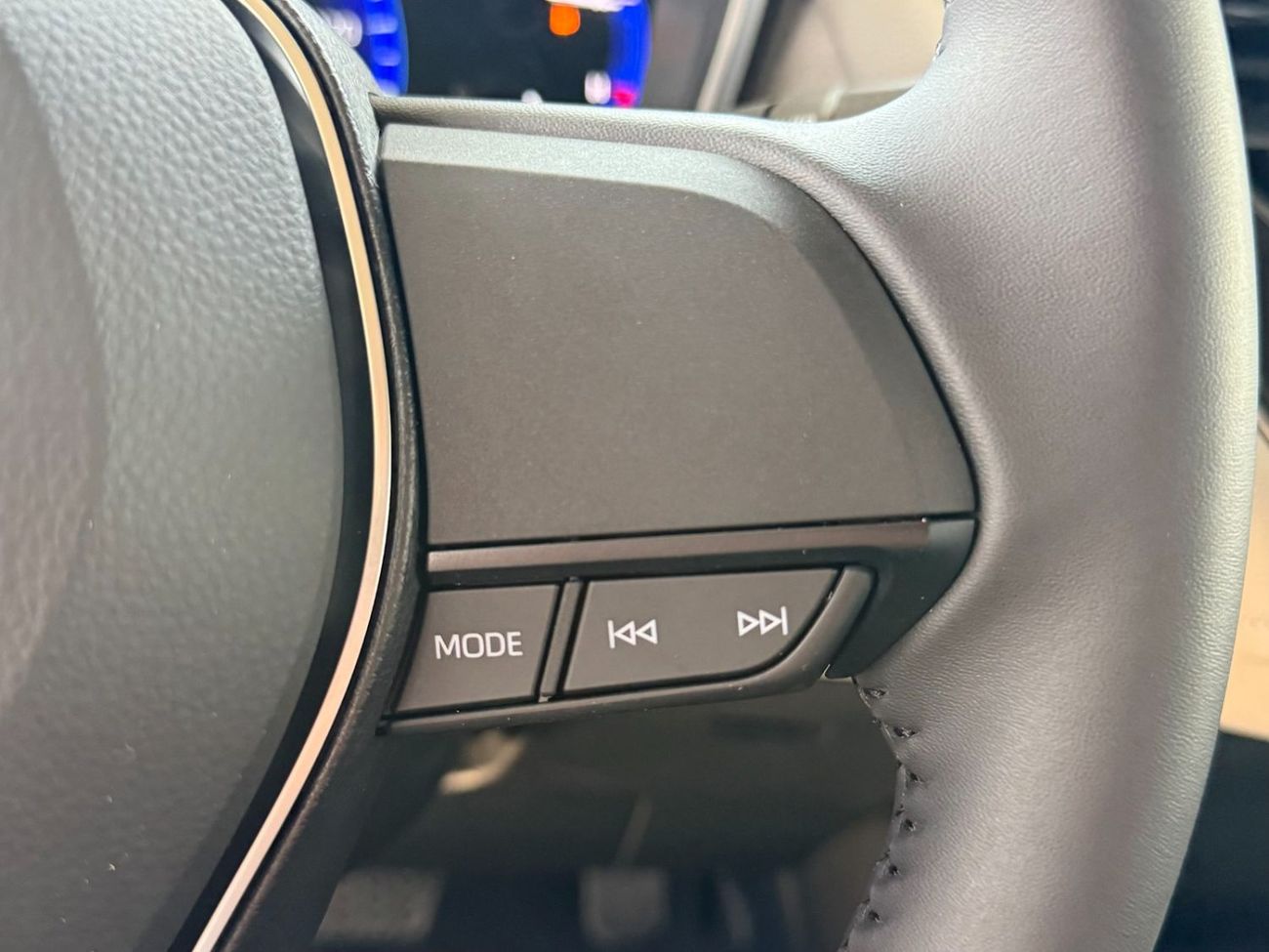 Toyota Corolla 1.8 LIMITED SUNROOF **EXPORT ONLY**التصدير فقط خارج الخليج**