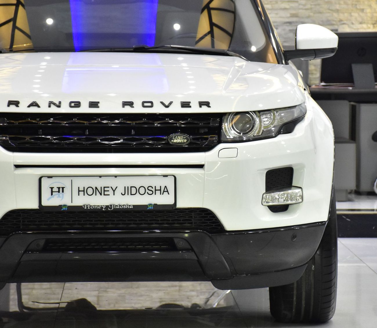 لاند روفر رانج روفر إيفوك EXCELLENT DEAL for our Land Rover Range Rover Evoque ( 2015 Model ) in White Color GCC Specs