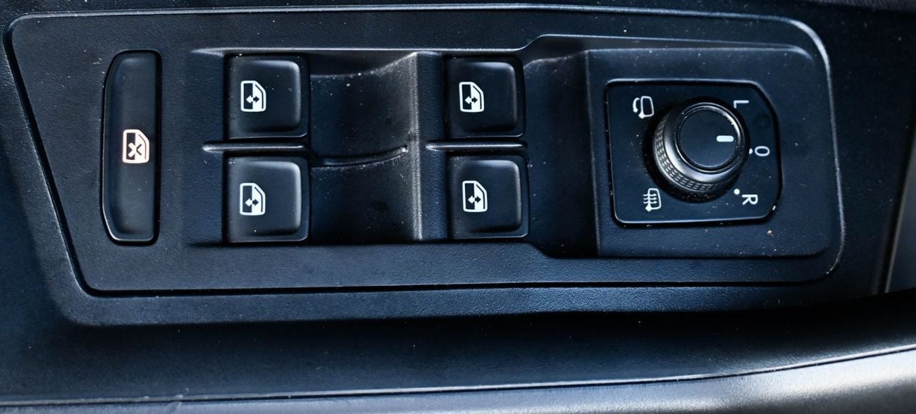 Volkswagen T ROC Life 1.4L VOLKSWAGEN T ROC 2023 1.4L GCC   accident-free Excellent Condition 1019  AED Monthly