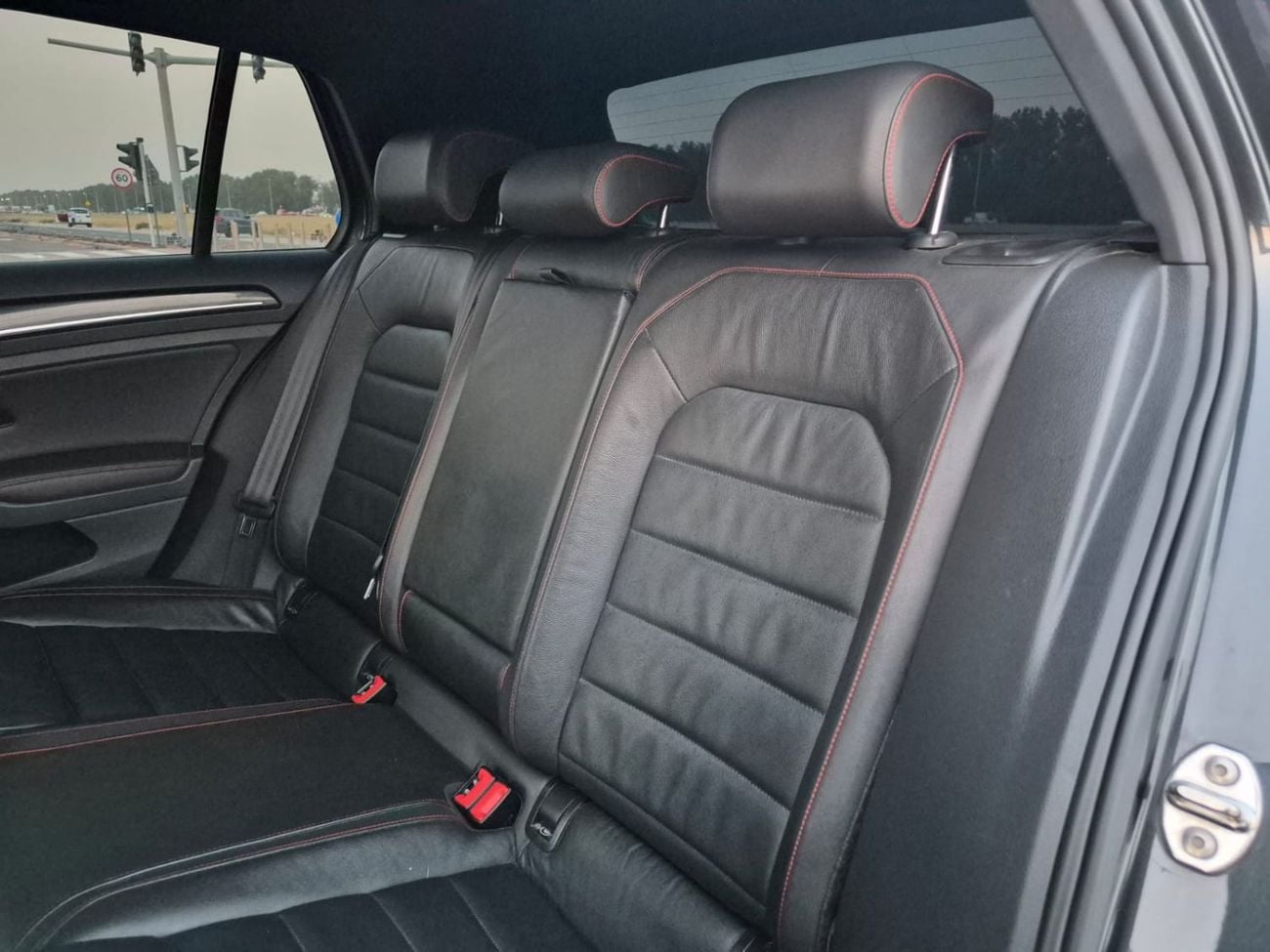 فولكس واجن جولف GTI 2.0L