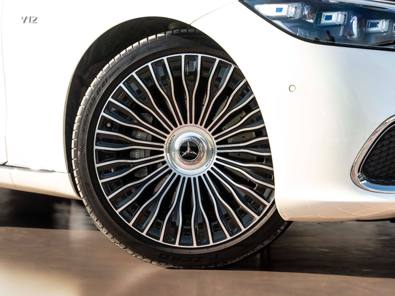 مرسيدس مايباخ S680 مايباخ LUXURY