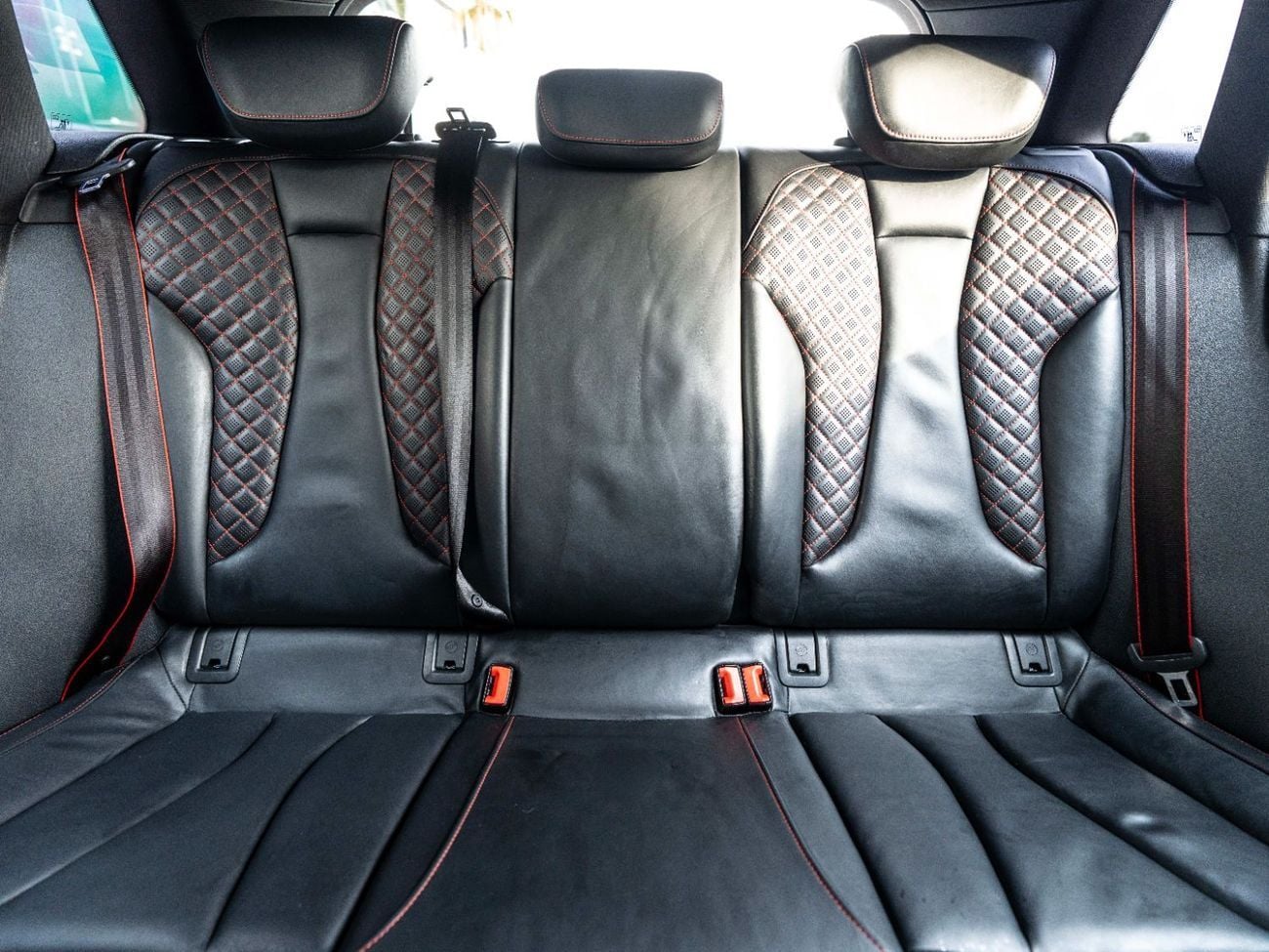 Audi RS3 TFSI quattro 2.5L (362 HP) Hatchback