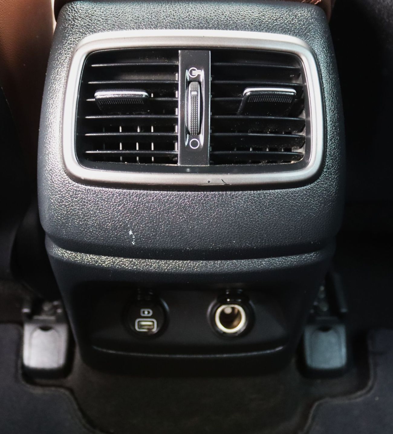 كيا سورينتو كيا سيرانتو 2019 - خليجى - بدون حوادث - محرك 3.3L  - فل أوبشن - 4WD -عدد 7 مقاعد - بحاله ممتازه