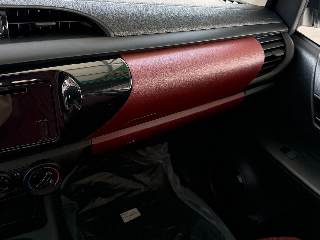 تويوتا هيلوكس 2026 TOYOTA HILUX 2.7 SINGLE CABIN 4X4 **EXPORT ONLY**التصدير فقط خارج الخليج**