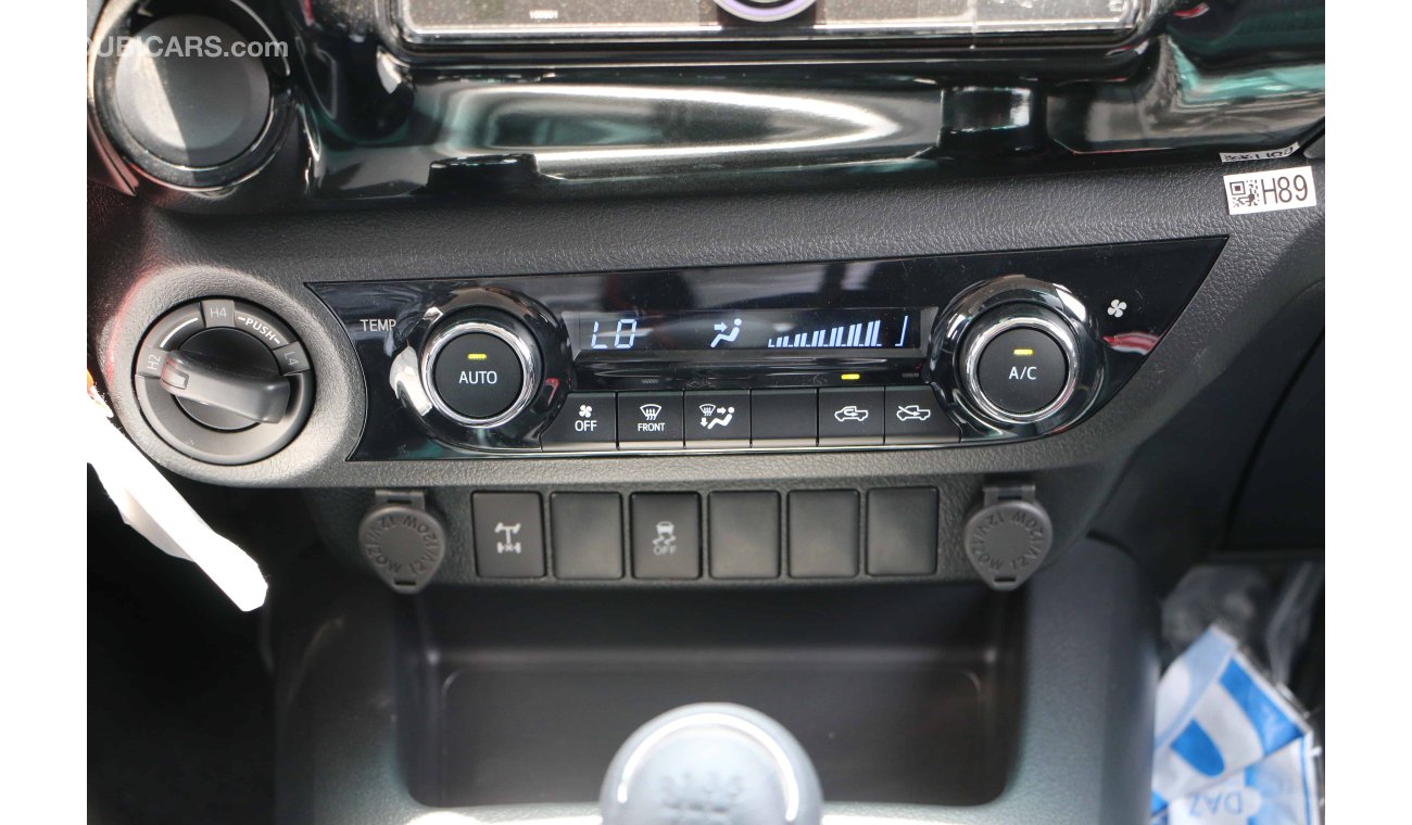 تويوتا هيلوكس 2019 Toyota Hilux 2.4L Diesel | Manual Trans | 4x4 | D-Cab | SR5