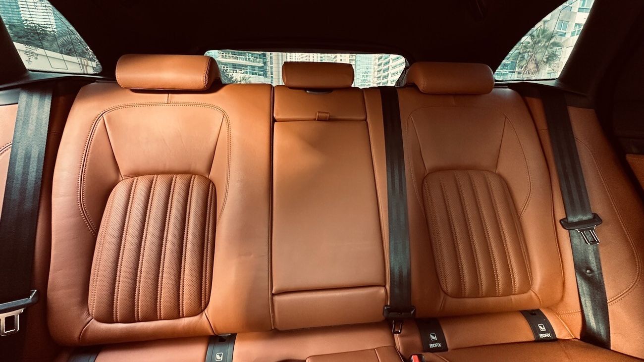 Jaguar F Pace V6 Supercharged F-Pace + HUD, Paddles, Sports mode, Cruise Control, Descent control