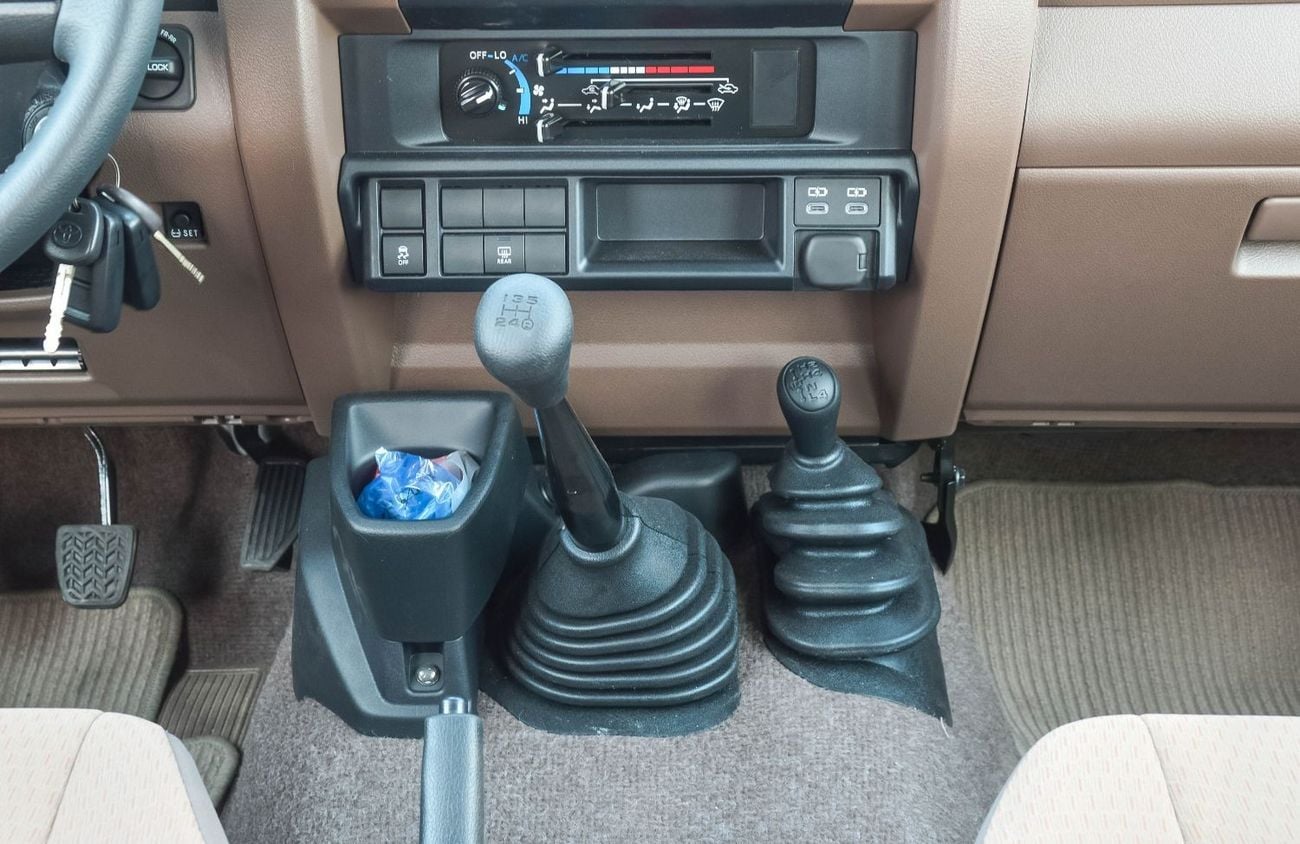 Toyota Land Cruiser 70 TOYOTA LAND CRUISER 76 4.5L 4WD MT 5DOOR SUV 2024