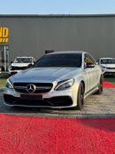 مرسيدس بنز C 63 AMG Std 4.0L (5 Seater)