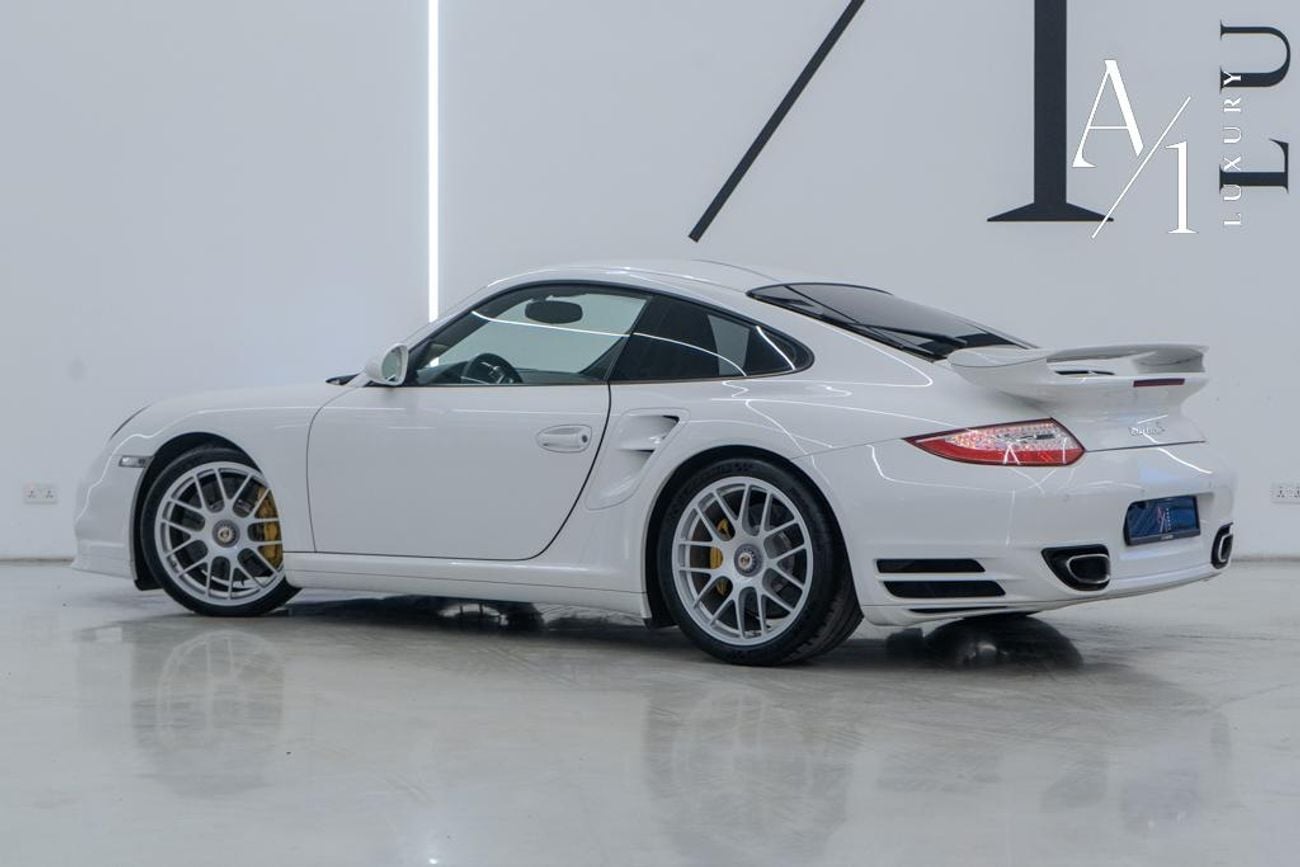 Porsche 911 2010 Porsche 997.2 Turbo, Sport Chrono Package, Carbon Fiber Package, Very Low Kms, 480HP