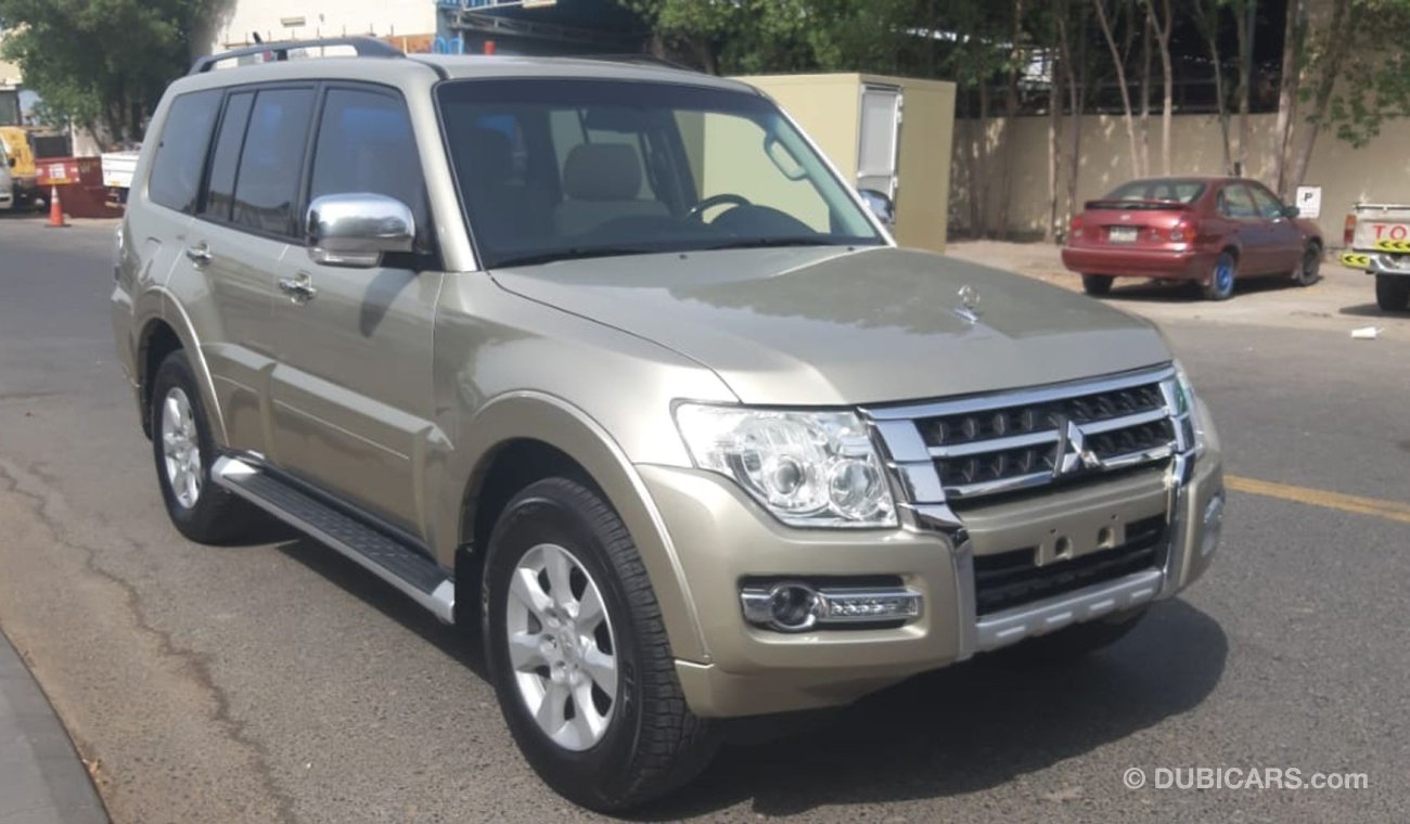 Mitsubishi Pajero Full option clean car leather seats