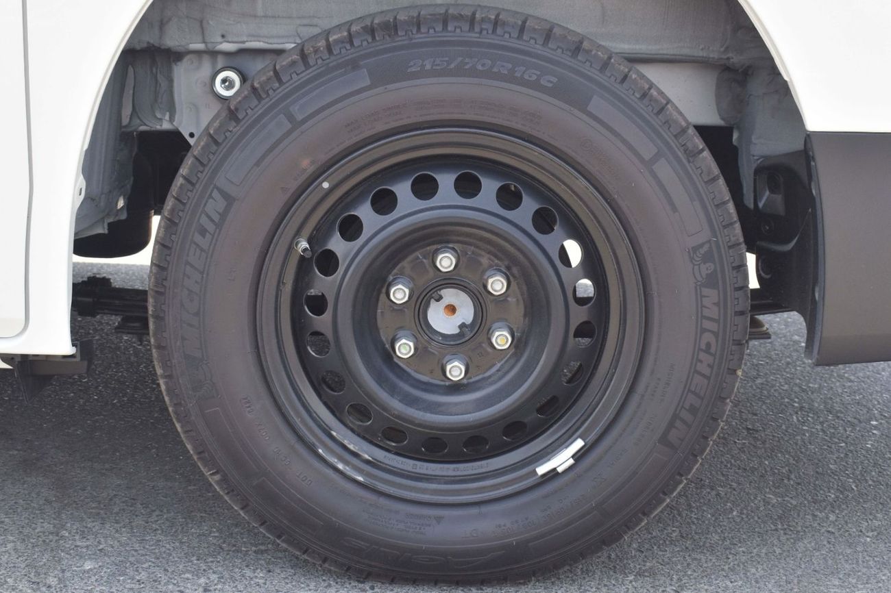 تويوتا هاياس HIACE HALF PANEL VAN 3.5L M/T (6 STR)