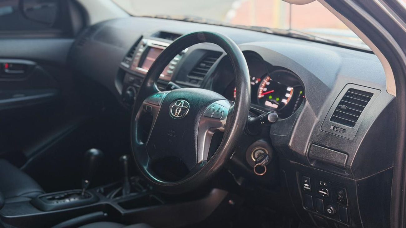 Toyota Hilux HEAVY BULL BAR & SPORTS BAR | LEATHER SEATS | 3.0L | AUTOMATIC TRANSMISSION | RHD