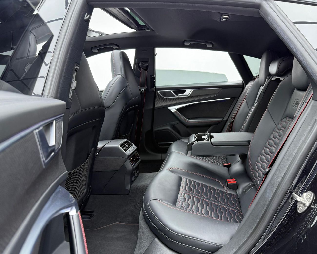 أودي RS7 quattro 4.0L 2021 Audi RS7 Quattro, 2026 Audi Warranty, 2028 Audi Service Pack, Fully Loaded, GCC