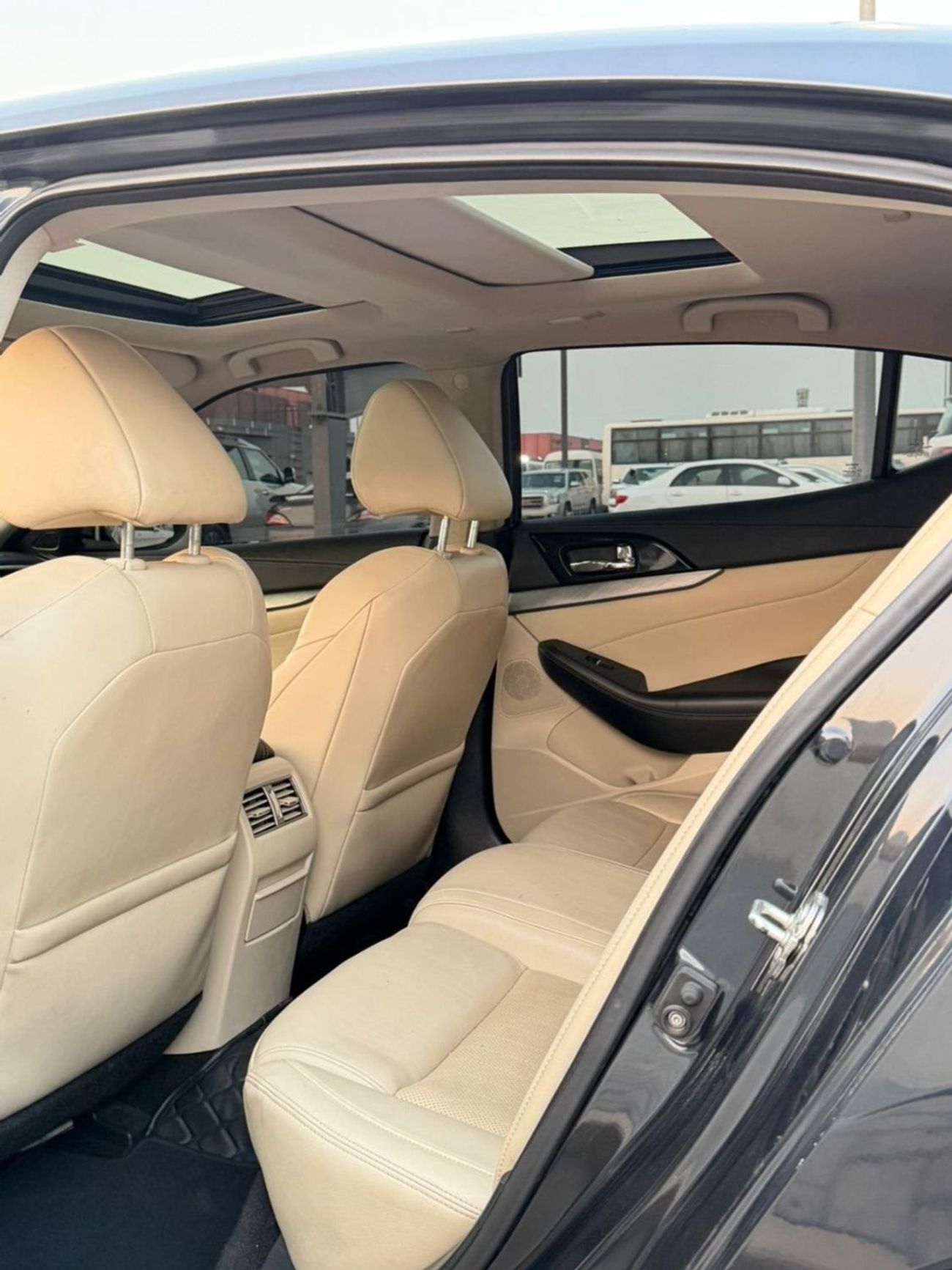 Nissan Maxima SV 3.5L Luxury and top condition