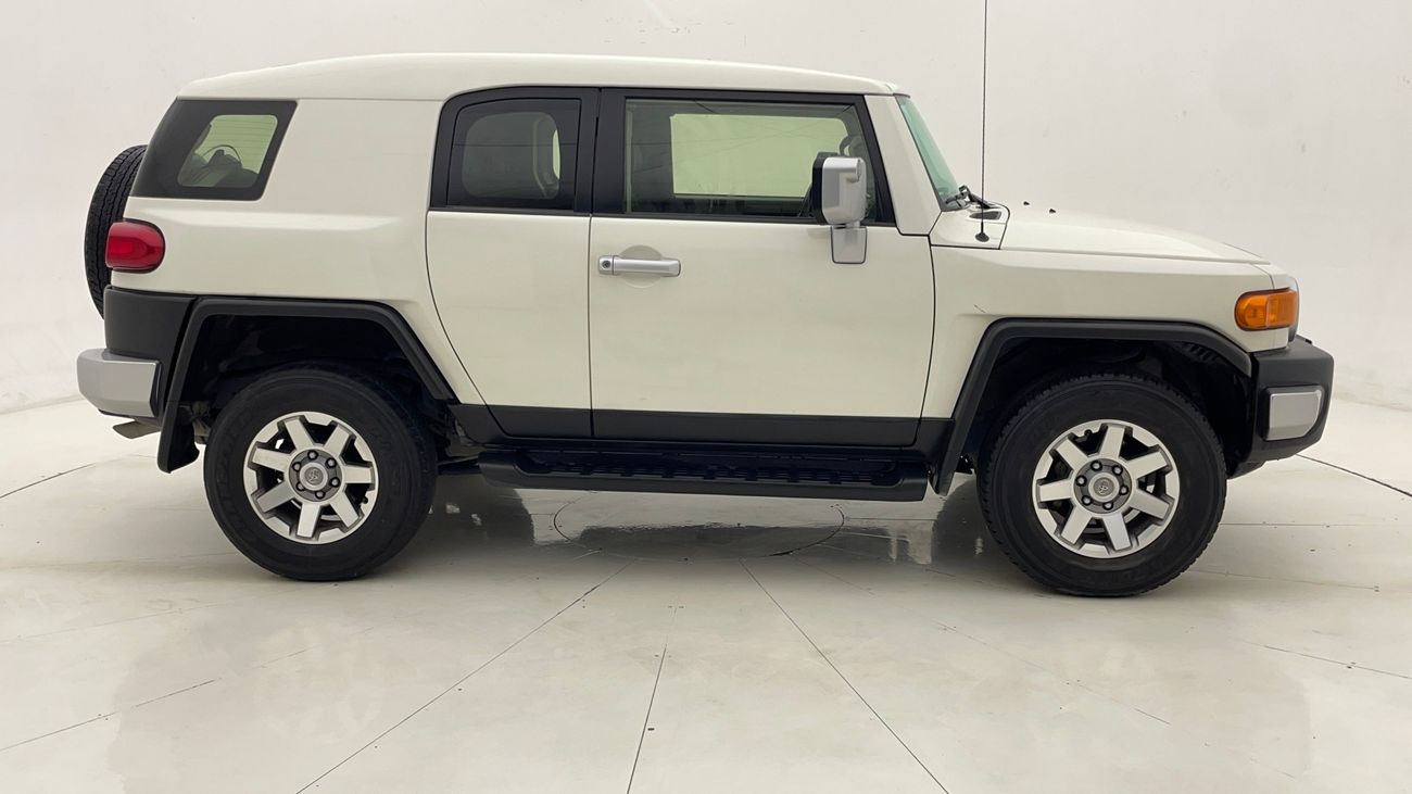 Toyota FJ Cruiser GXR 4 | Zero Down Payment | Home Test Drive