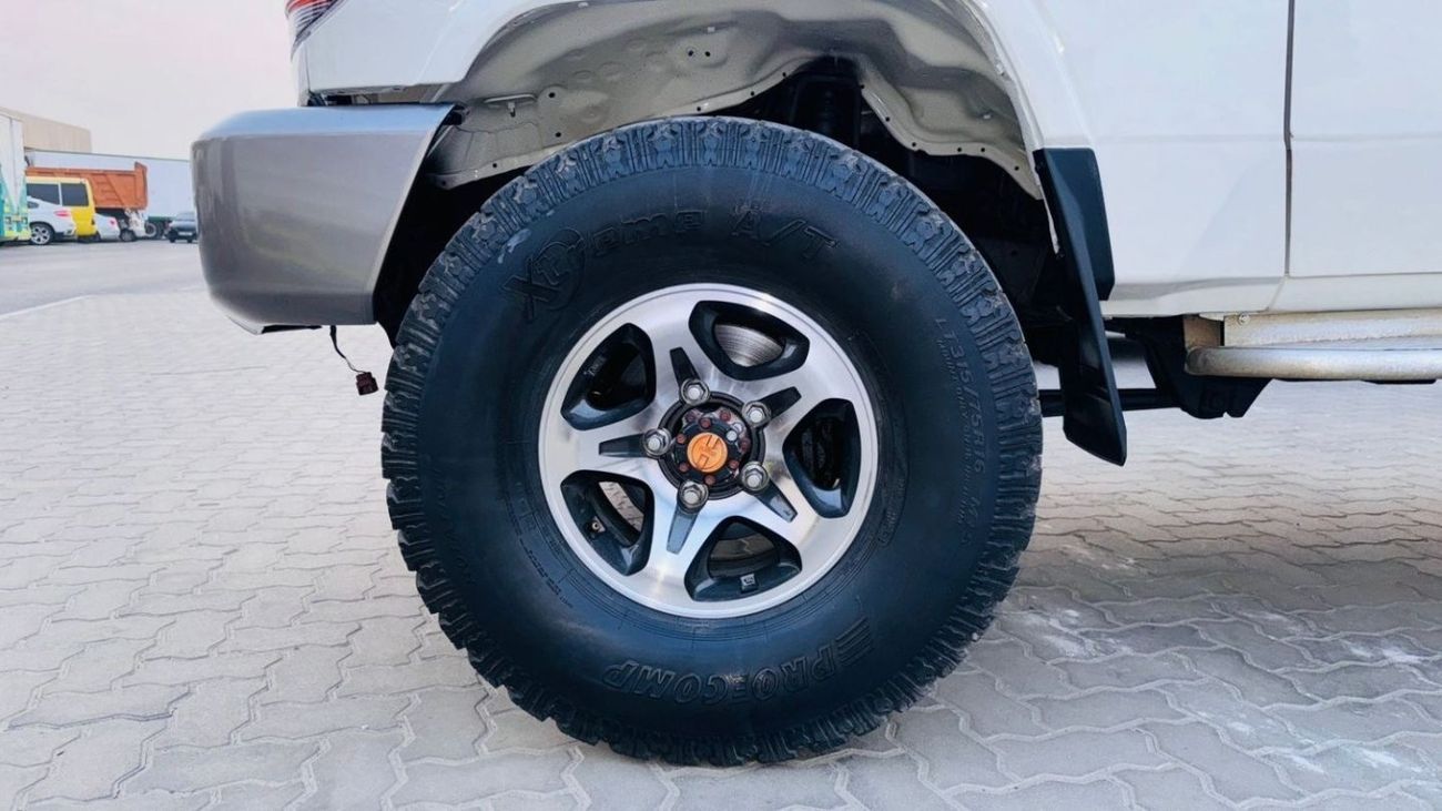 تويوتا لاند كروزر 70 -