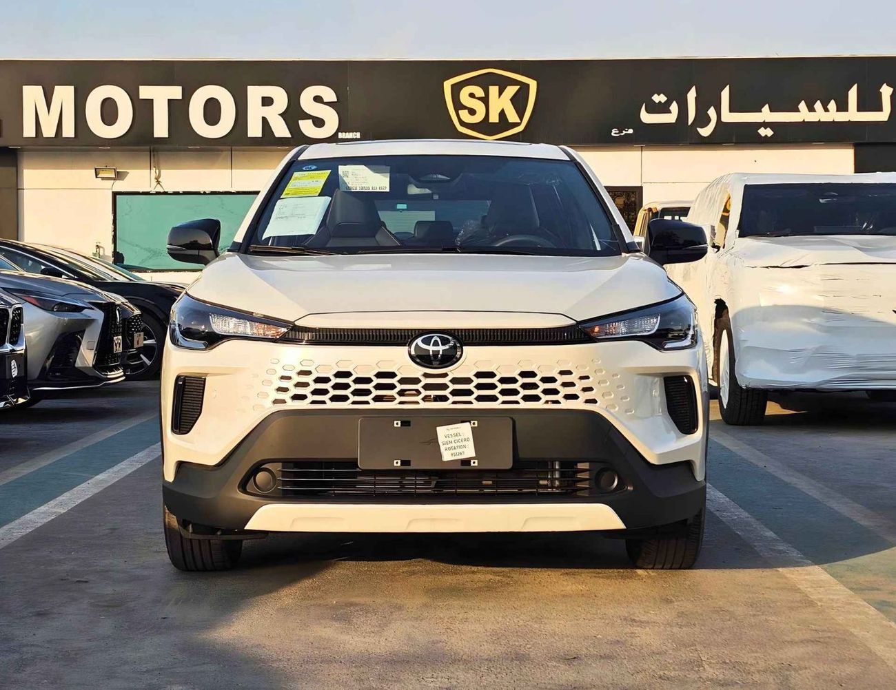 Toyota Corolla Cross ELITE HYBRID NEW SHAPE / 2.0L V4 PETROL / SUNROOF / LEATHER WITH DRIVER POWER SEAT  (CODE # CRCHCN)