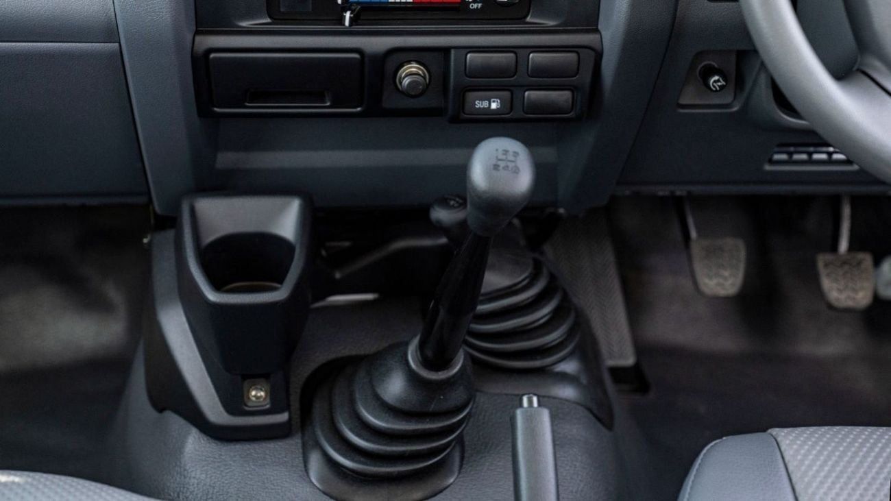 Toyota Land Cruiser Pick Up (RHD) TOYOTA LAND CRUISER LC79SC 4.2D MT MY2023 – WHITE