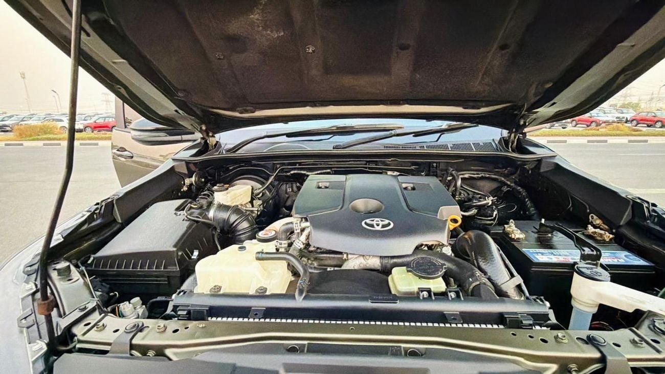 تويوتا هيلوكس -