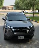 نيسان روج SV 2.5L CVT