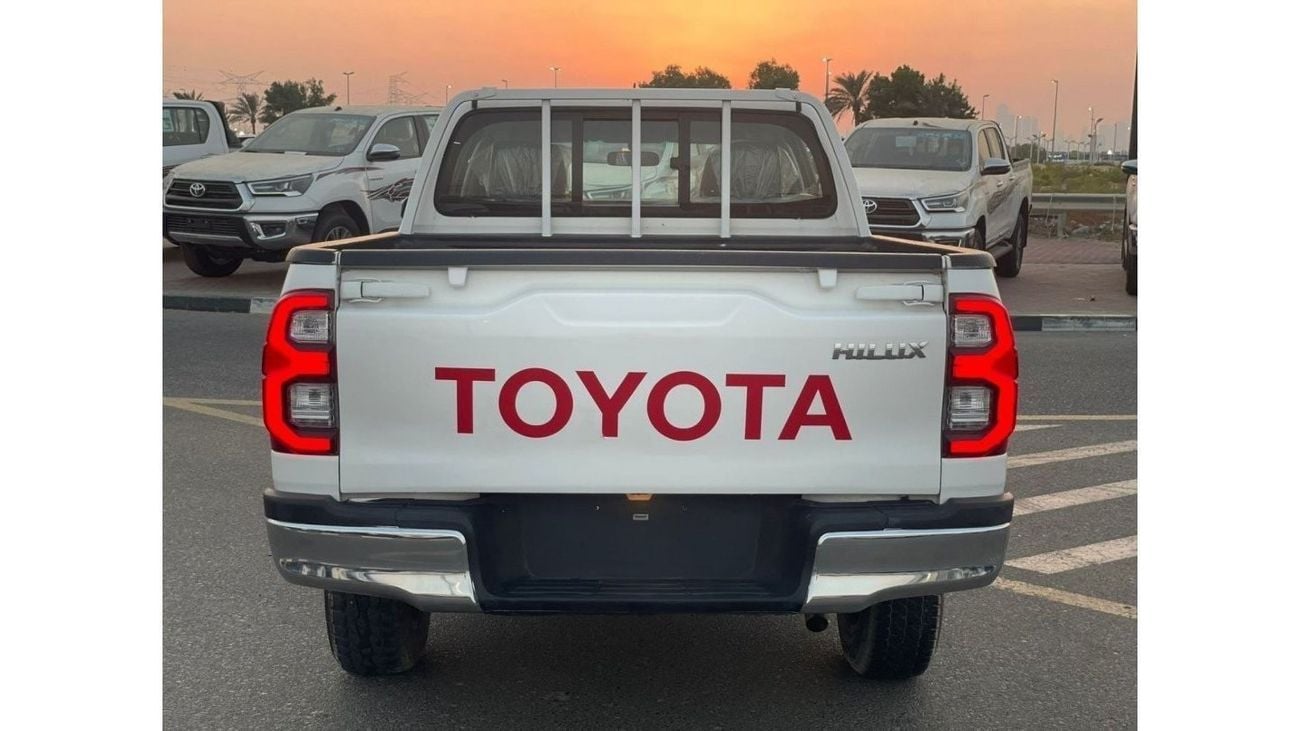 تويوتا هيلوكس 2021 Toyota Hilux Adventure 2.7L V4 - AWD 4x4 - Push Start  Power window - Patrol - 83,000 km