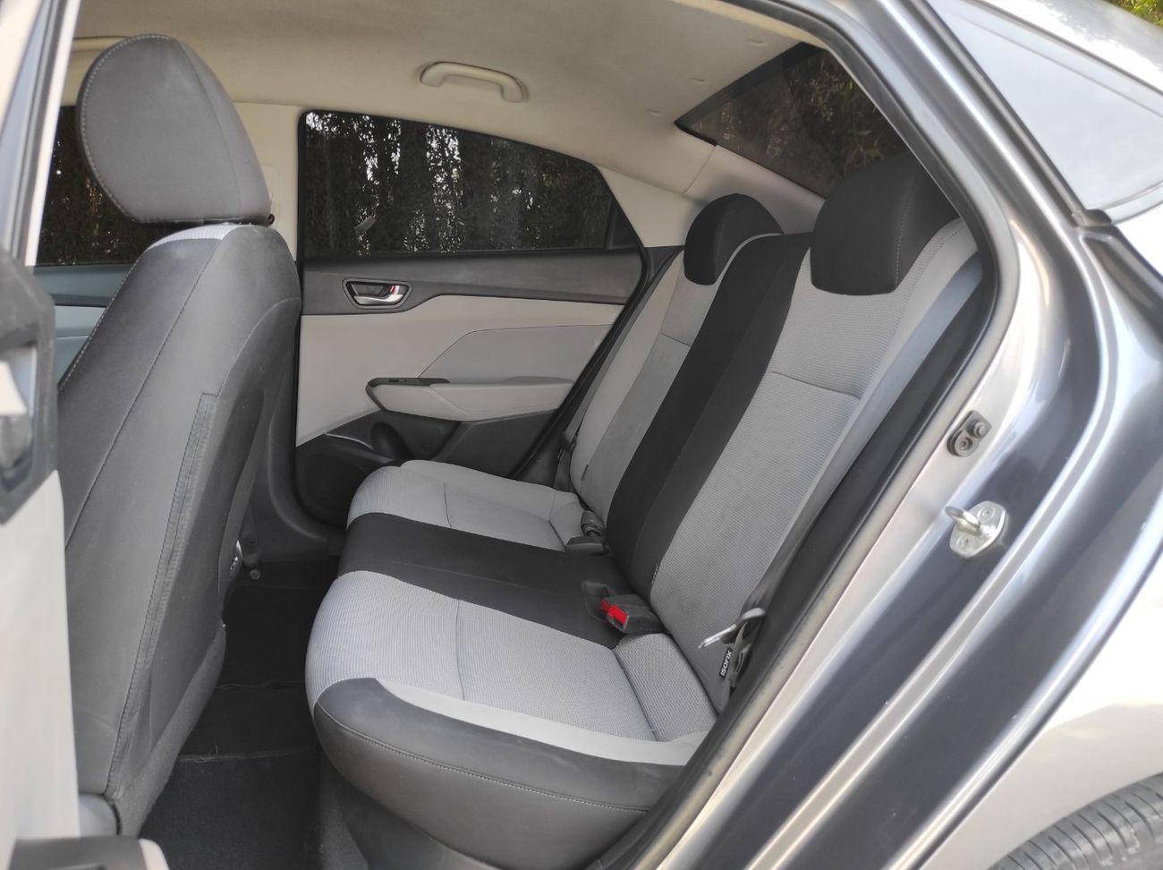 Hyundai Accent GL 1.6L (138 HP) Sedan Hyundai Accent 2019 Gcc V4 1.6 full automatic