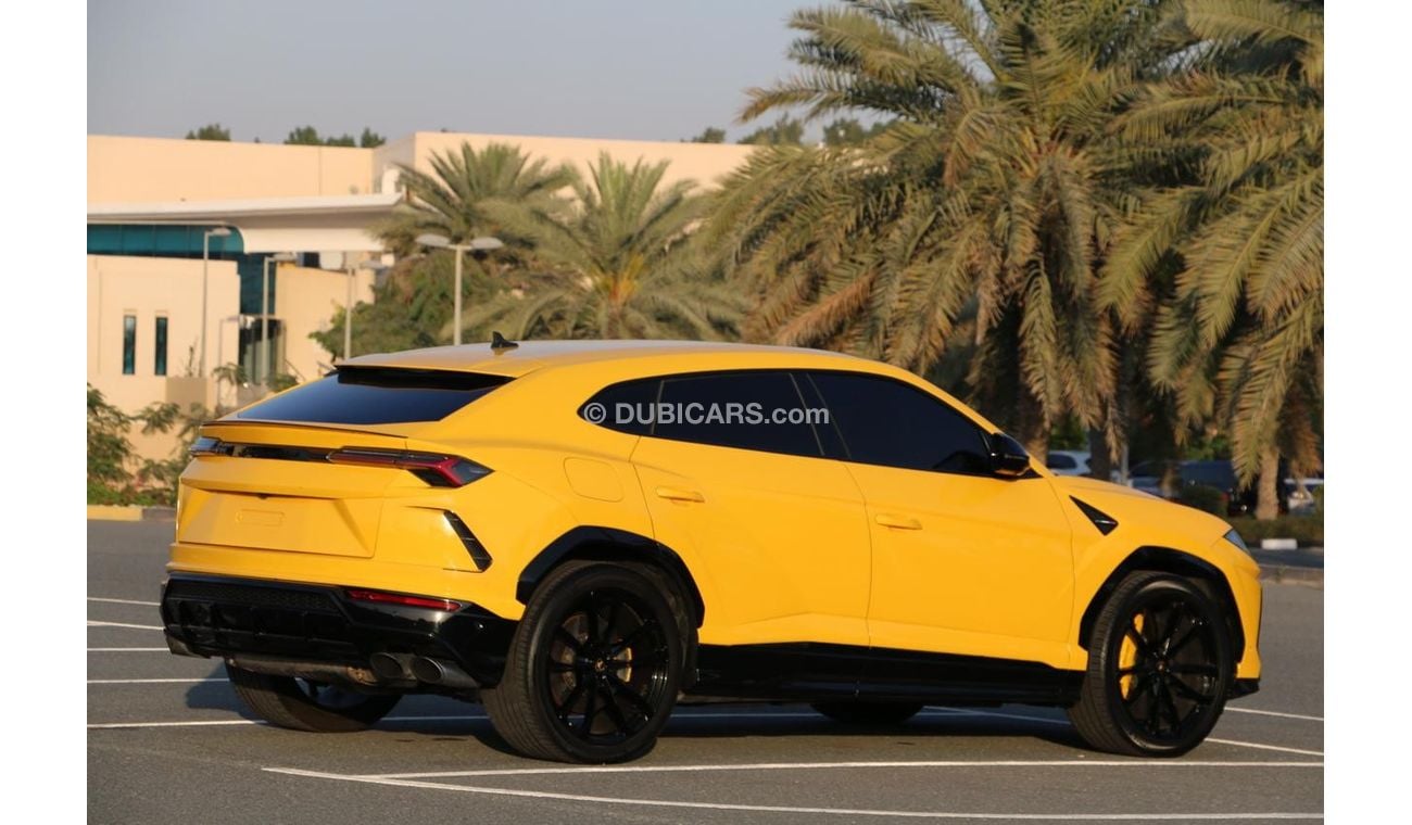 Lamborghini Urus Std Lamborghini urus 2020 import Germany full option perfect condition.  First owner full carbon fib
