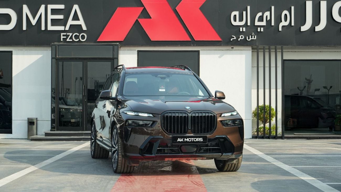 BMW X7 XDRIVE40i M SPORT PRO MACADAMIA METALLIC 2026MY EXPORT ONLY
