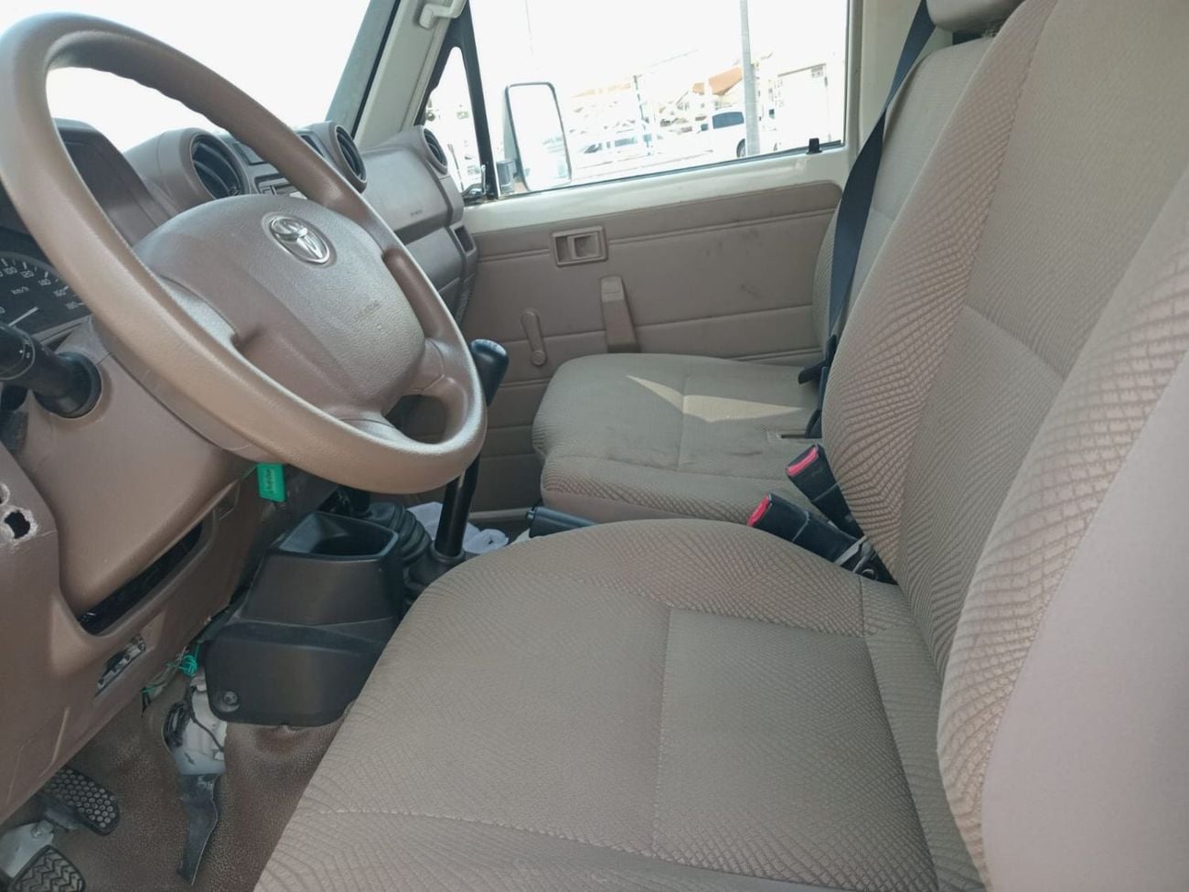 Toyota Land Cruiser 70 78 4.2L DIESEL MANUAL TRANSMISSION ( AMBULANCE )