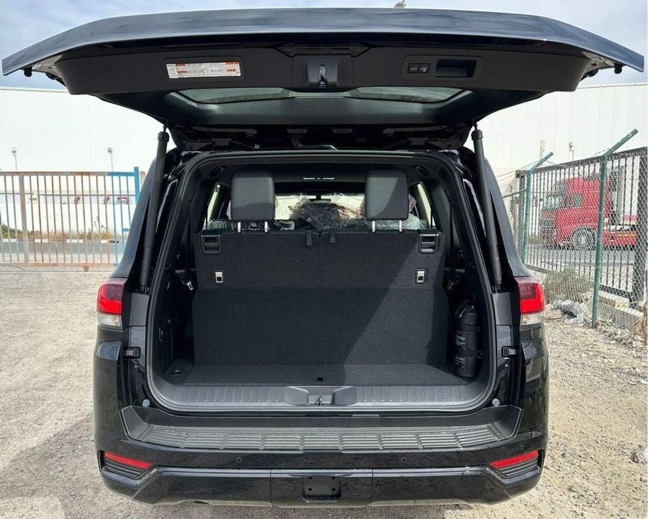 Toyota Land Cruiser 2025 Toyota Land Cruiser GXR 4.0L AT Petrol (Mid Option)