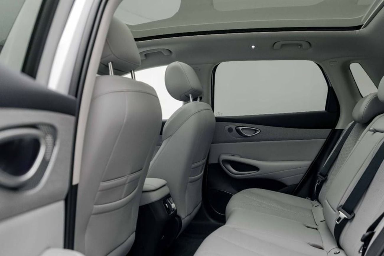 بي واي دي سيليون 05 Intelligent Navigation EV - Warm Sun White Inside White | Export Only