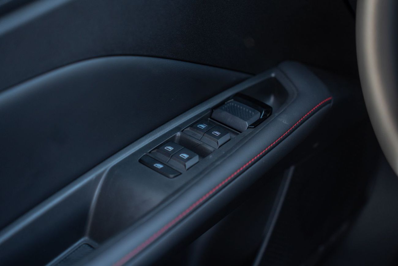 أم جي 5 MG5 2025 1.5L Petrol