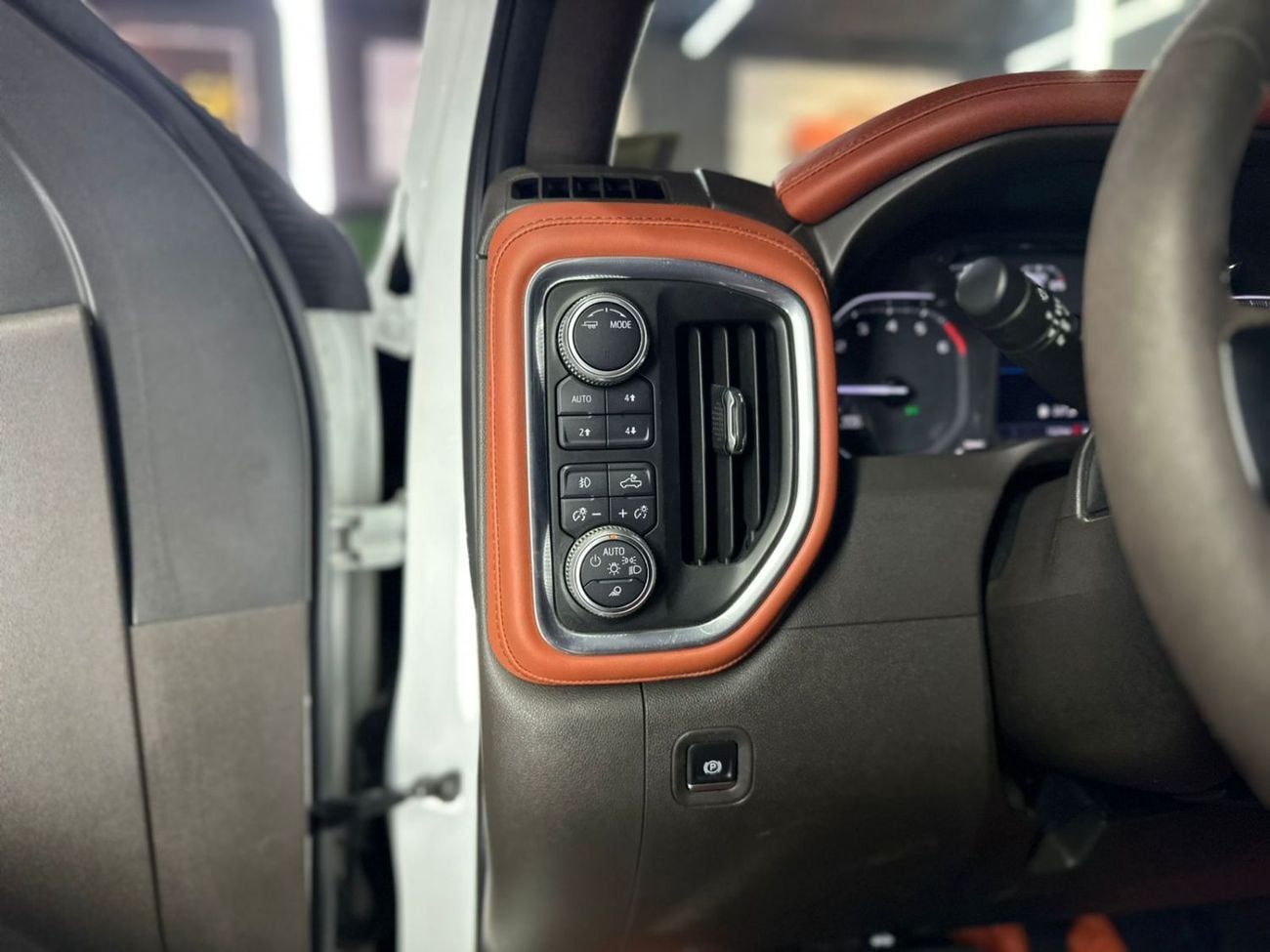 GMC Sierra 5.3L V8 SLT Crew Cab (AWD)