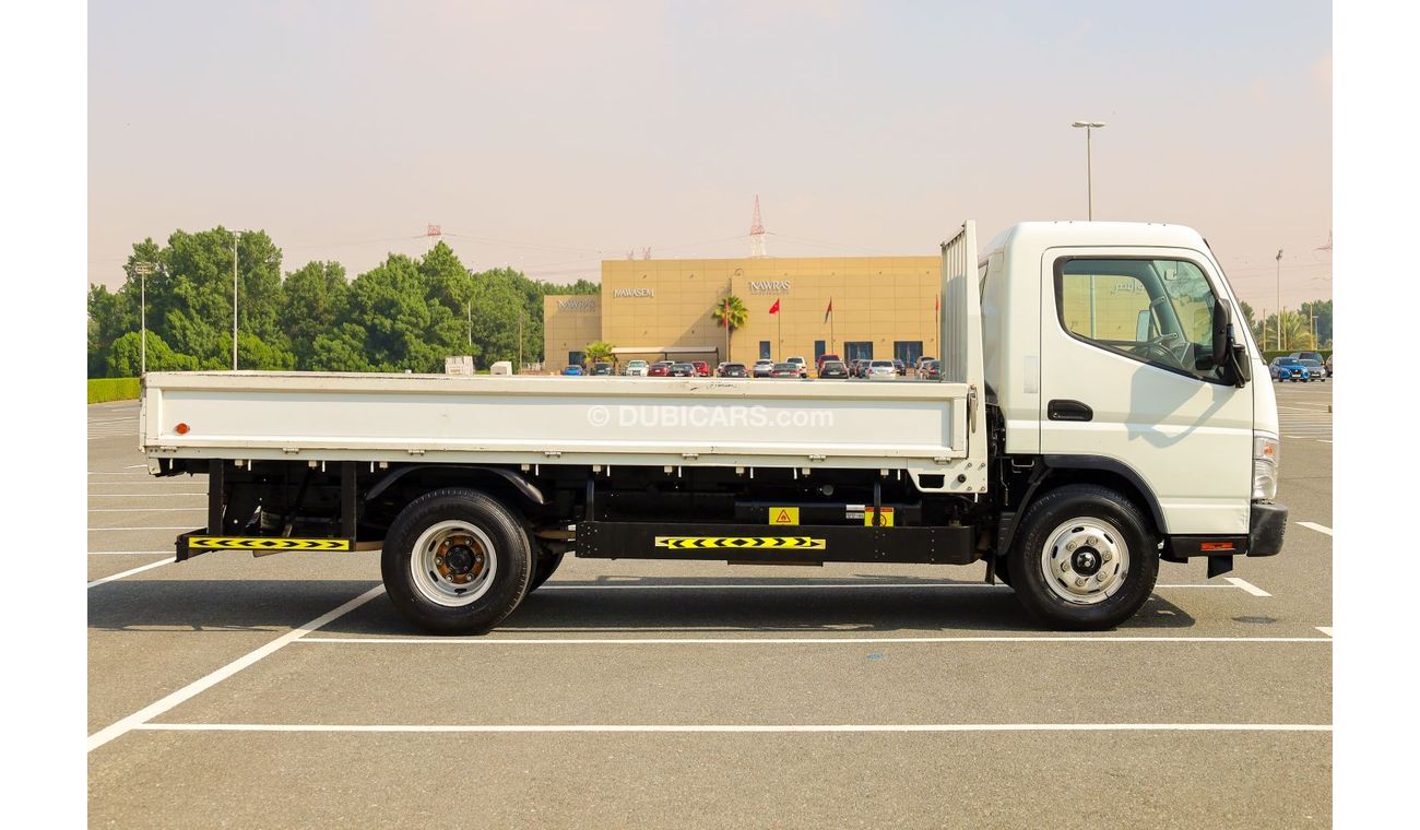 Mitsubishi Fuso Canter Fuso 2017 Original Cargo Body Utility Truck - GCC Specs - Like New Condition