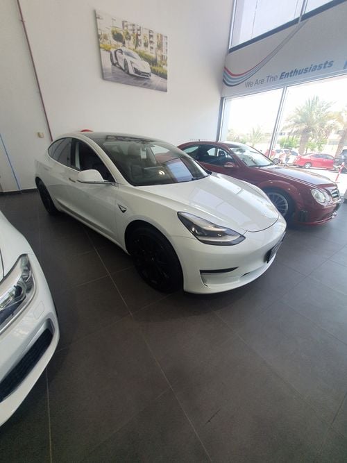 Tesla Model 3 LONG RANGE