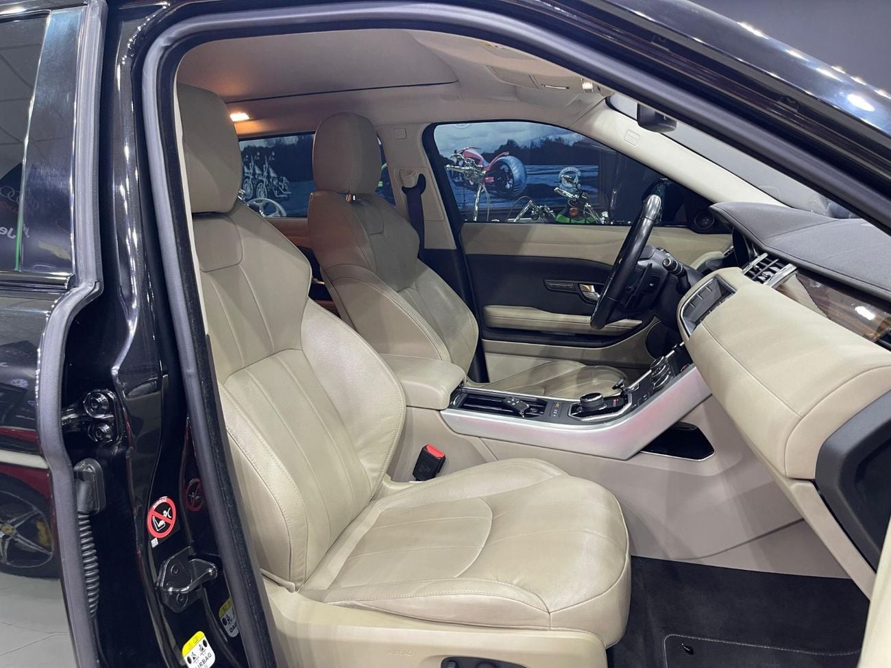 Land Rover Range Rover Evoque P200 R-Dynamic HSE 2.0L