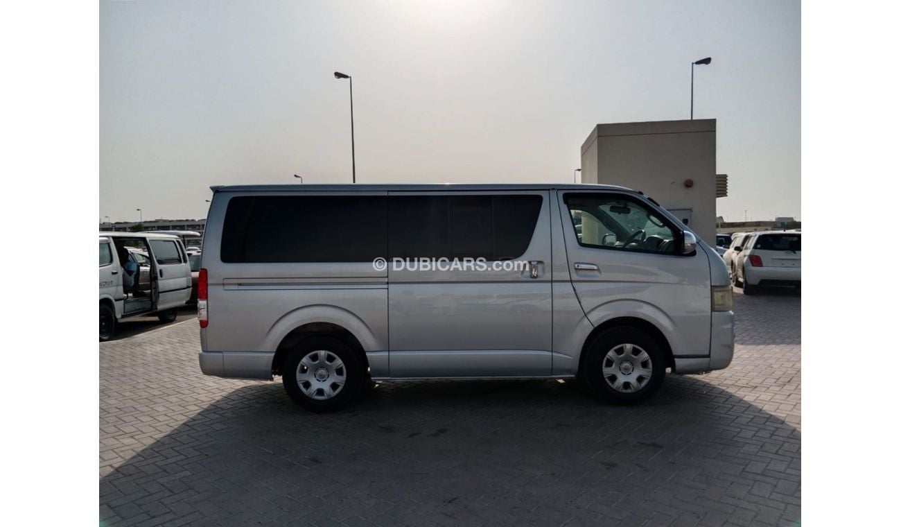 تويوتا هاياس TOYOTA HIACE VAN RIGHT HAND DRIVE (PM1612)