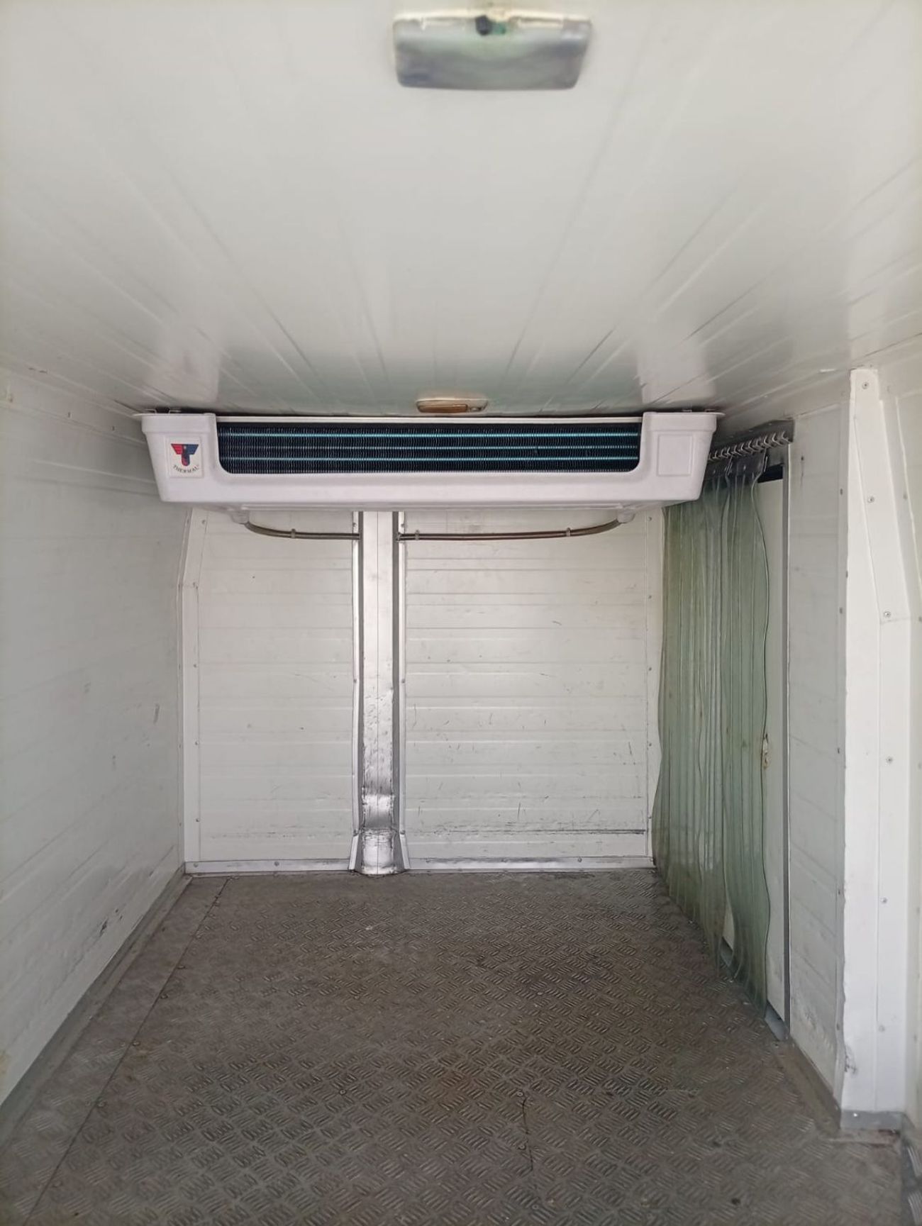 Nissan Urvan STANDARD FRDIGER
