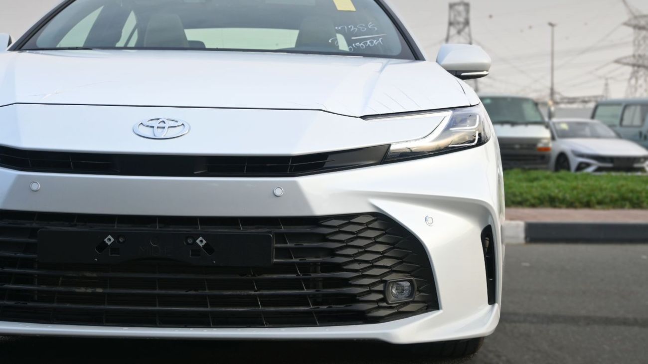 Toyota Camry Toyota Camry -LE- 2.5L Hybrid AT Panorama Full option