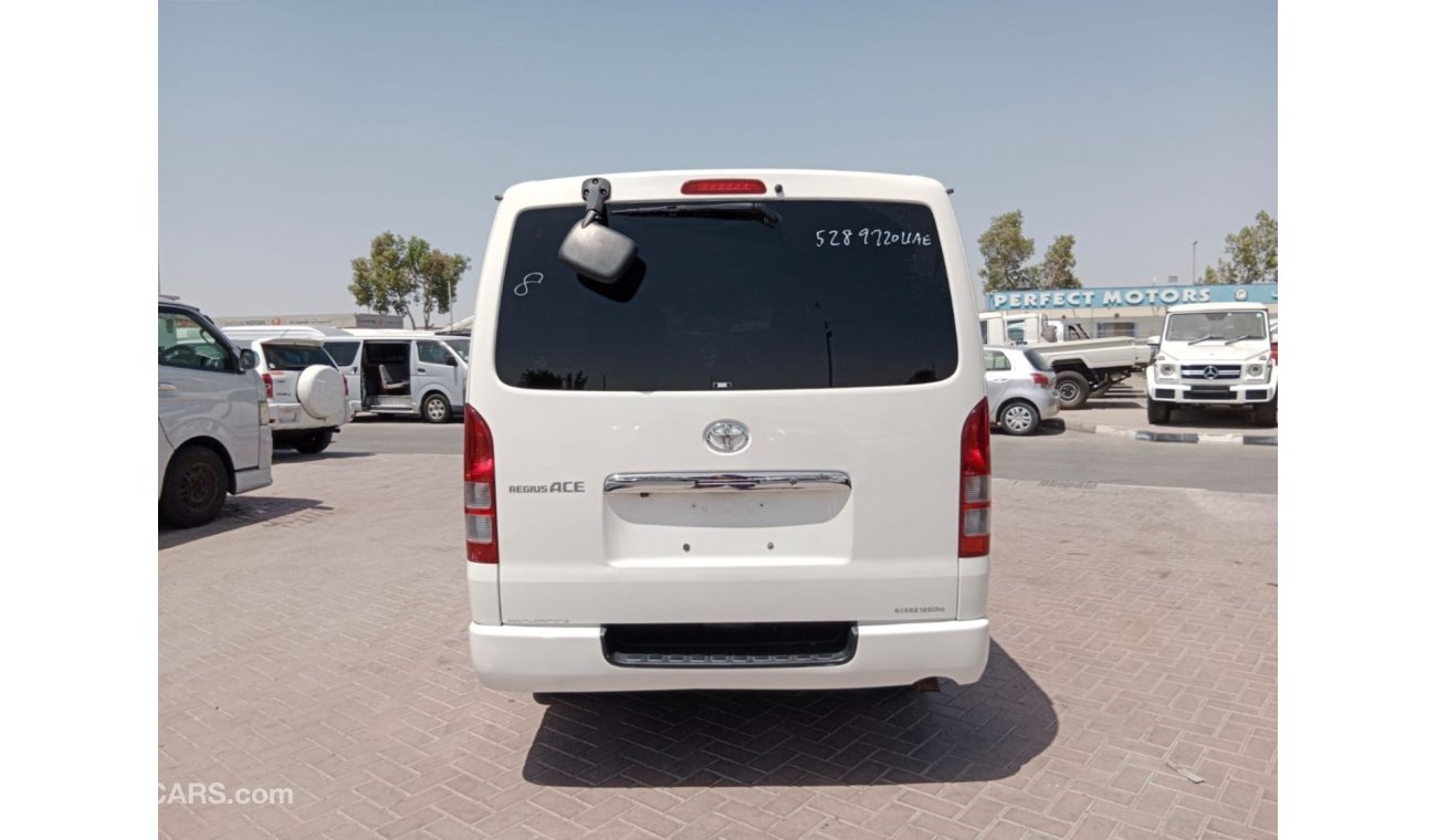 تويوتا هاياس TOYOTA HIAVE VAN RIGHT HAND DRIVE (PM1304)