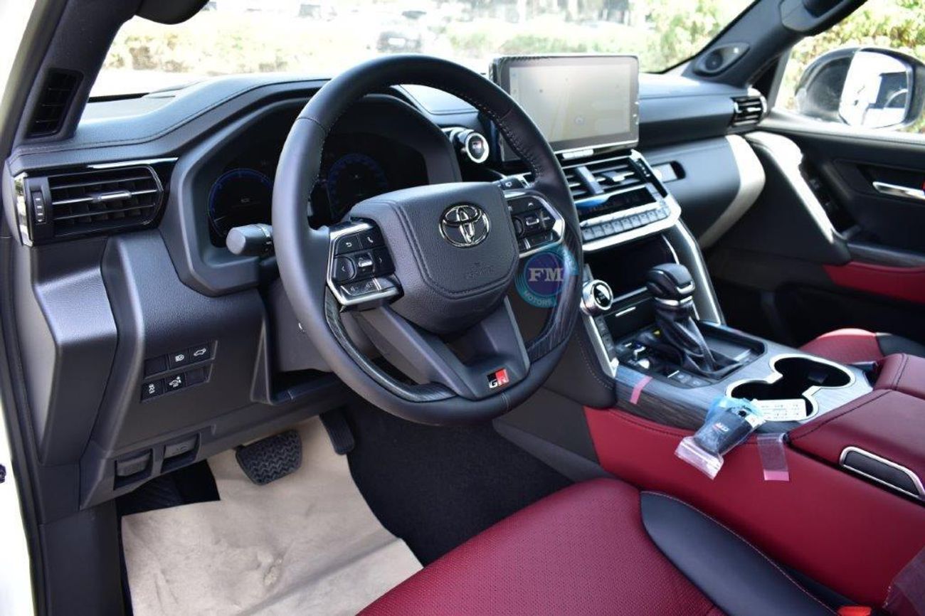 تويوتا لاند كروزر 300 GR Sport V6 3.3L Diesel Automatic