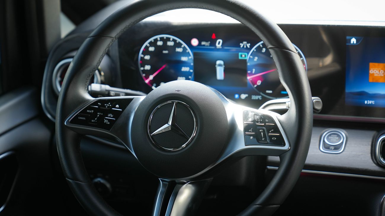 مرسيدس بنز V 300 2.0L